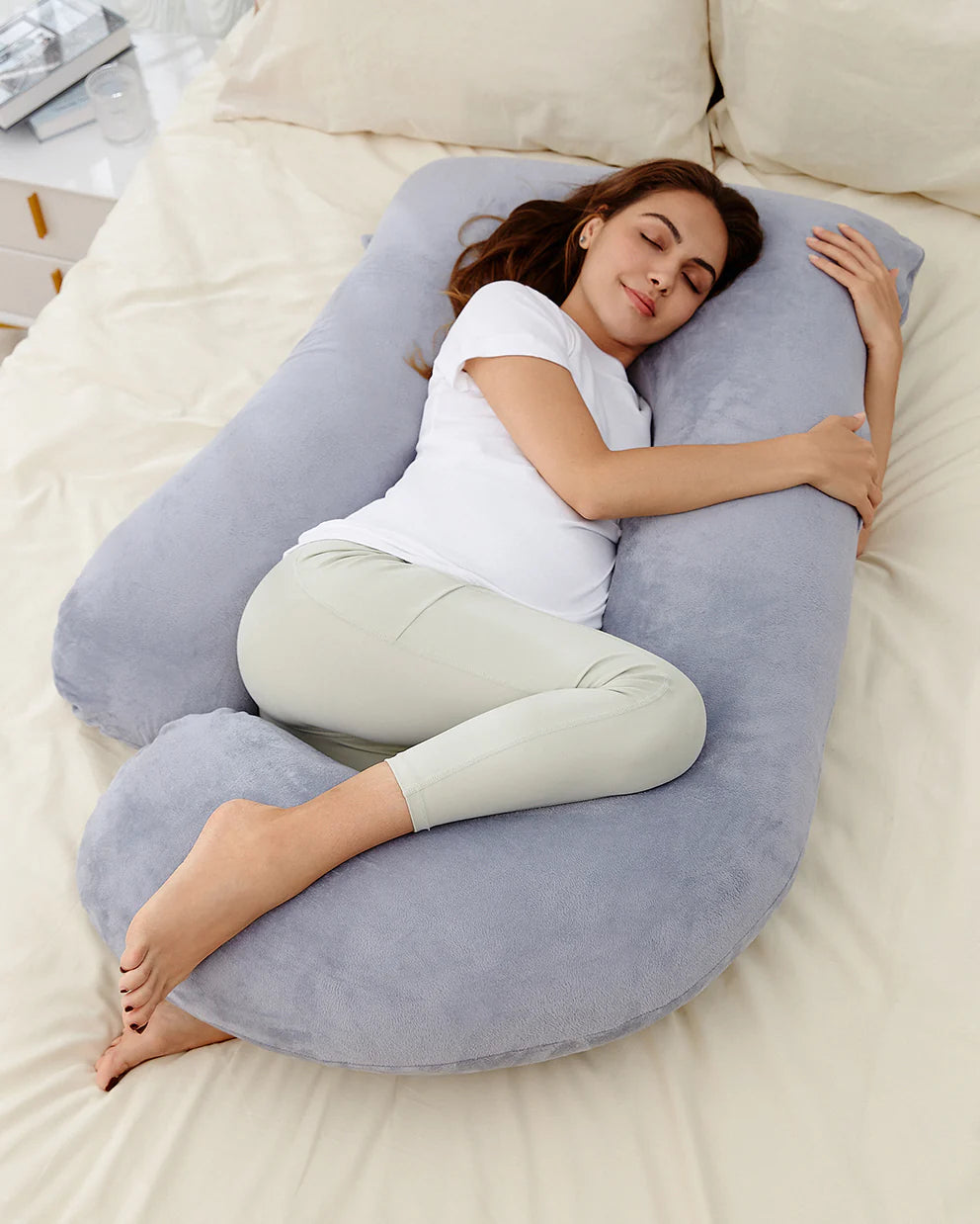 Momcozy Cuscino Gravidanza in Velluto – Cuscino a Forma di U per Dormire in Gravidanza 145cm, Supporto per Schiena, Pancia, Gambe e Fianchi – Cuscino Gravidanza per Dormire Laterale