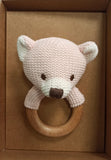 Kiokids Sonaglio Peluche in Cotone e Legno Massaggiagengive - 13 cm Orso 2m+