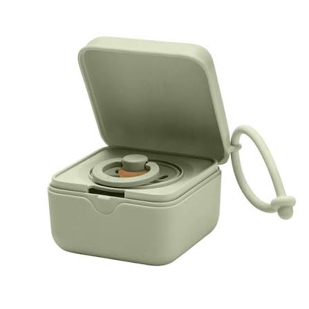Bibs Pacifier Box Porta Succhietto con cinturino e custodia sterilizzante. Materiale alimentare 100% privo di BPA. Prodotto in Danimarca.